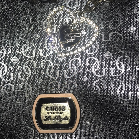 GUESS cross body purse! - Picture 3 of 3